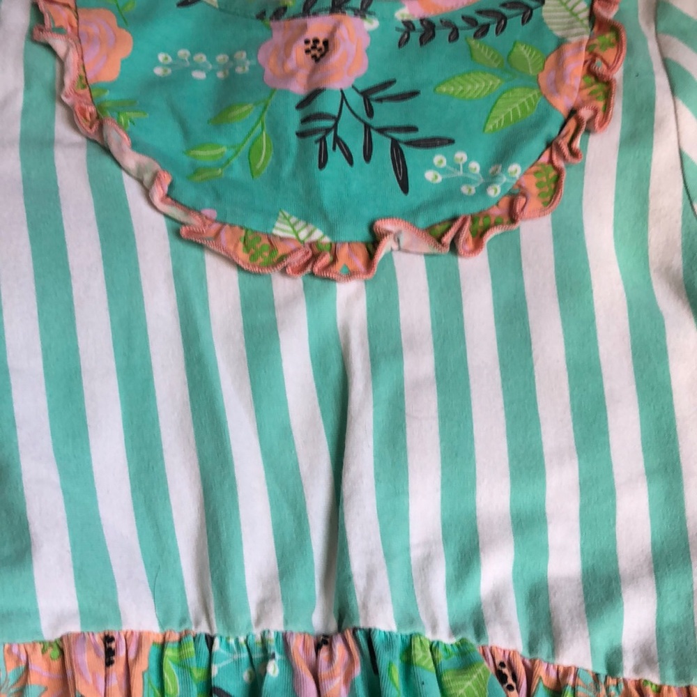 Adorable Spring Top - Picture 3 of 4